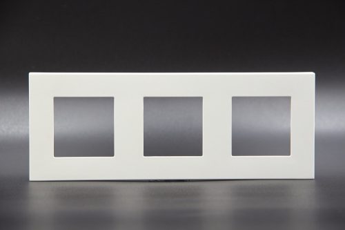 Z-Switch 3-as műanyag keret Fehér